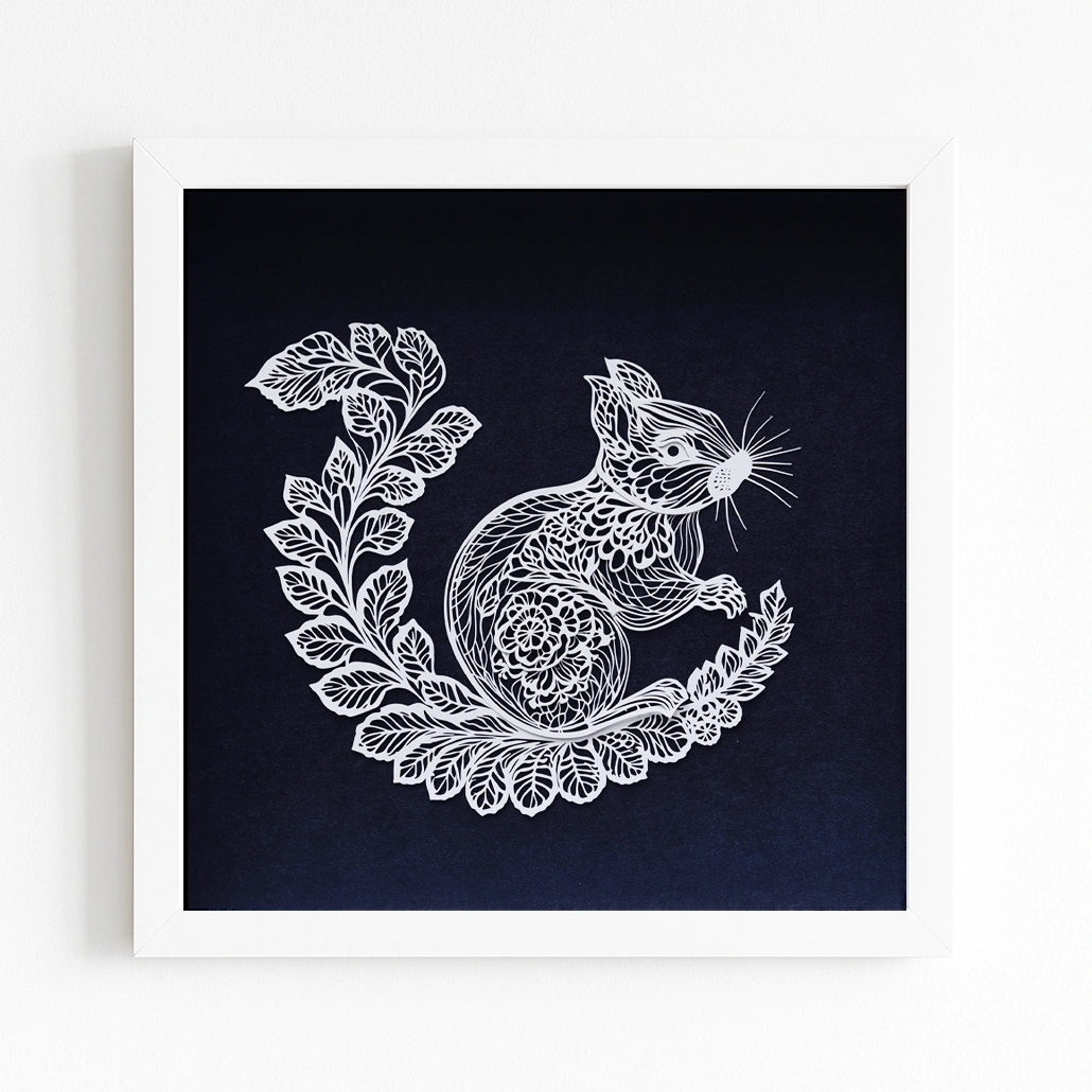 bitkisel formlu katmanlı kağıt oyma sanatı sincap portresi