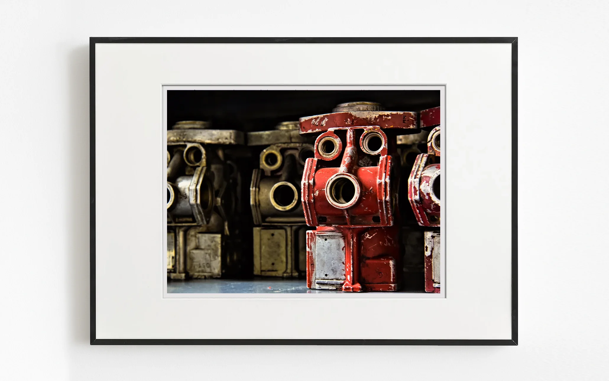 İnsan çağrışımlı metal bloklar, modern fotoğraf sanatı yaklaşımıyla sanat eserine dönüşür