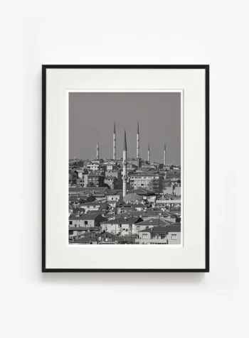 Dağılmış yapılar, eski Osmanlı görkemini tekrar kurma arzusunu anlatan fotoğraf sanat eseri.