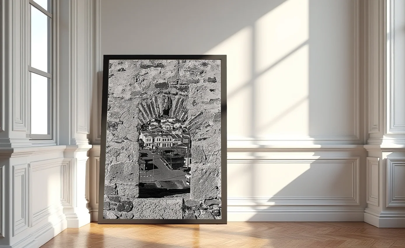 Yapısal yoğunluk, geçmişe dönük bir iç gözlemi temsil eden fotoğraf sanat eseri olarak okunur.